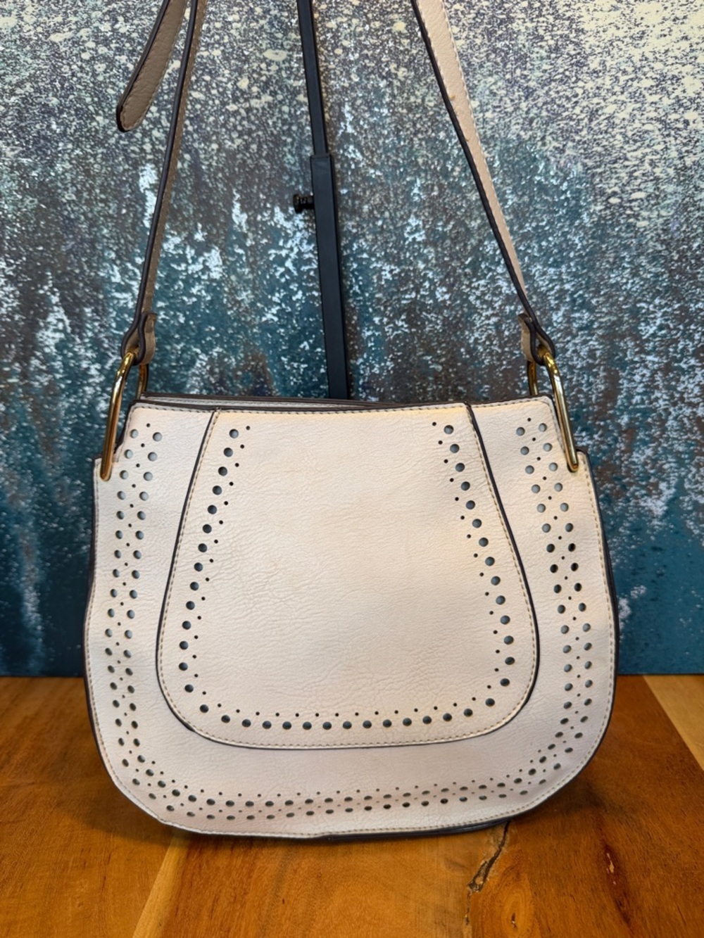 Franco Sarto Classic Cream Faux Leather Crossbody Bag (GUC)